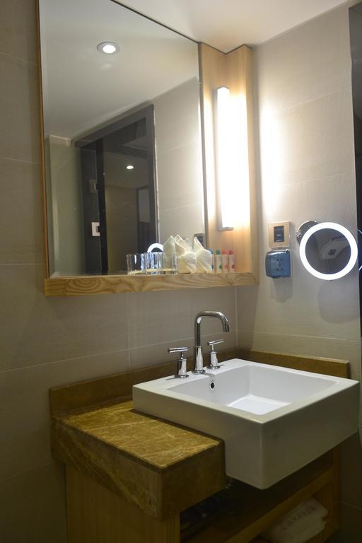 Lavande Hotel Zhuhai Gongbei Port Square Quarto foto