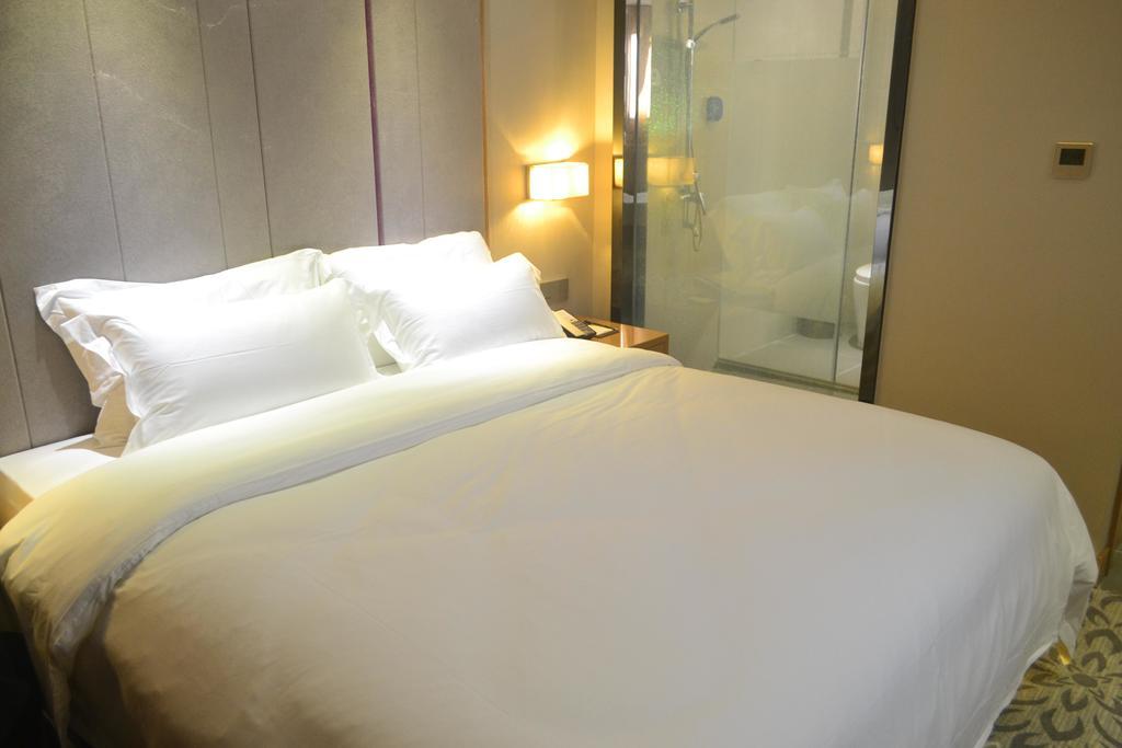 Lavande Hotel Zhuhai Gongbei Port Square Quarto foto